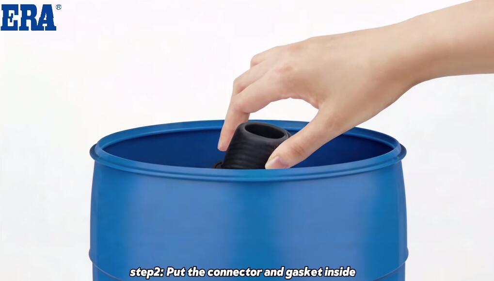 Step2 Put the connector and gasket inside الخطوة 2: ضع الموصل والحشية بالداخل