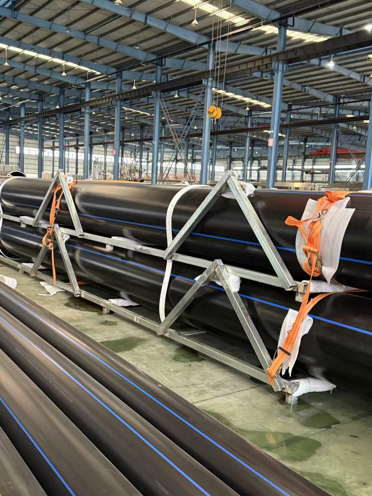 hdpe pipe steel fram protection حماية الإطار الفولاذي لأنابيب HDPE