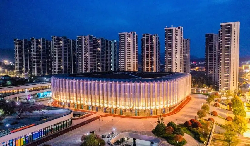 مركز لينان للثقافة الرياضية والمعارض صالة للألعاب الرياضية