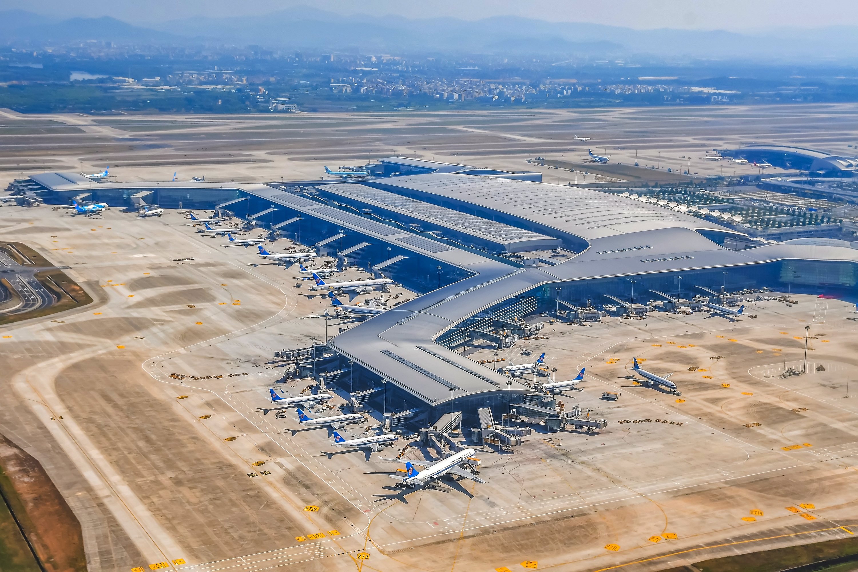 مطار قوانغتشو بايون الدولي