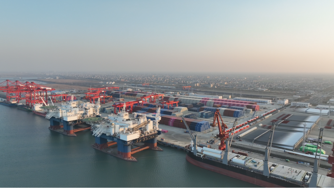 ميناء نانتونغ في مقاطعة جيانغسو